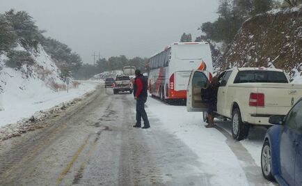 Nevada incomunica varios municipios de Sonora