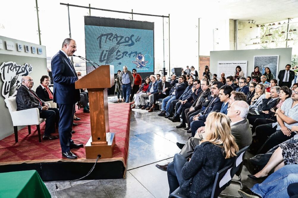 Juan Francisco Ealy Lanz Duret, Director General de EL UNIVERSAL, explicó que el trabajo informativo de los caricaturistas tiene vigencia desde hace siglos (GERMÁN ESPINOSA. EL UNIVERSAL)