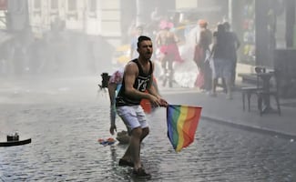 Arrestan a 50 personas durante la Marcha del Orgullo en Estambul; manifestaciones fueron prohibidas