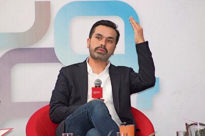 Universidades, el eje de su  campaña, dice