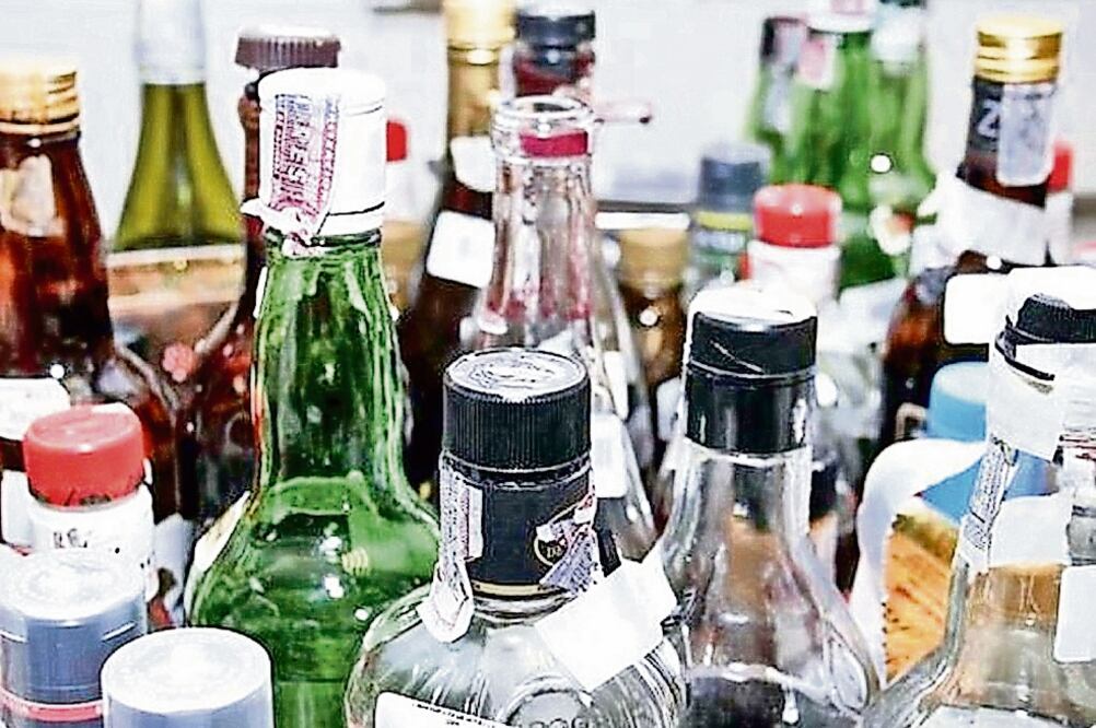 Entre los 14 productos protegidos con declaración de denominación de origen se encuentran destilados, como el tequila, mezcal, charanda y bacanora (ARCHIVO EL UNIVERSAL)