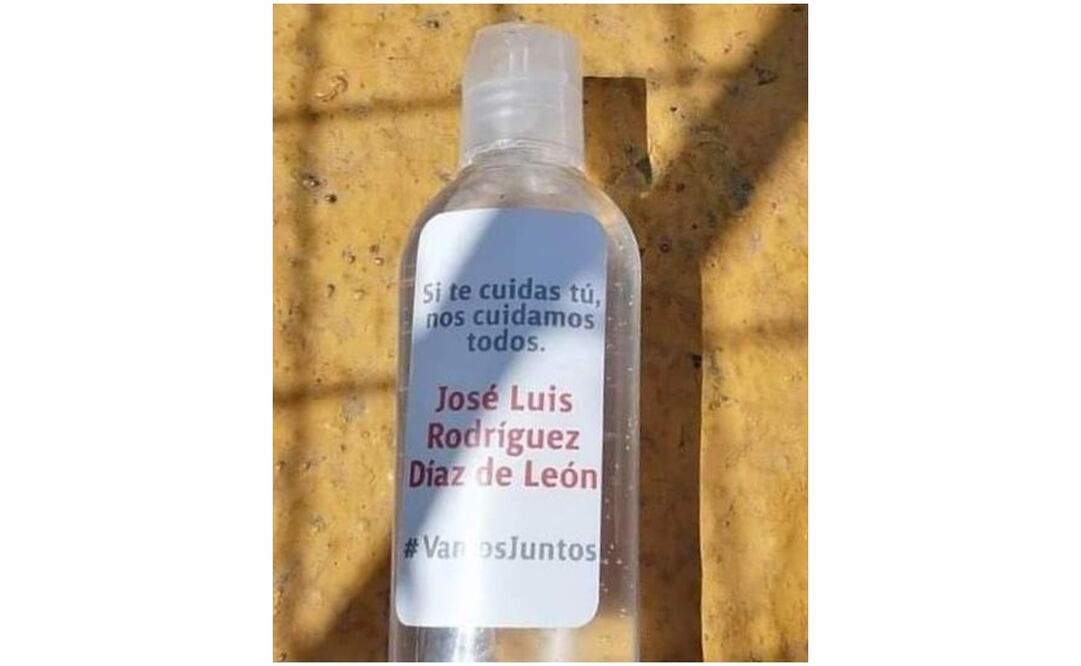 José Luis Rodríguez Díaz de León se deslindó de la entrega de botellas con gel antibacterial con su nombre en los puntos de vacunación de la alcaldía Magdalena Contreras. Foto: Especial