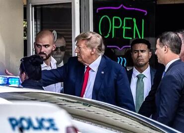 Trump tiene hasta el 25 de agosto para entregarse por caso de elecciones 2020; él acusa inculpación amañada