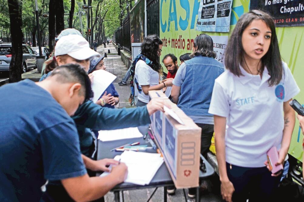 La organización Proyecto Gran Simio México, lamentó la escasa participación en esta protesta y lo atribuyó a la falta de conciencia entre las personas que están más interesadas en pedir que estos sitios de reclusión de animales continúen (FERNADO RAMÍREZ)