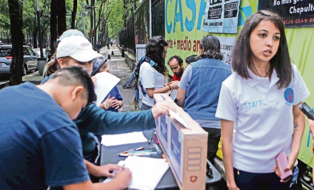 La organización Proyecto Gran Simio México, lamentó la escasa participación en esta protesta y lo atribuyó a la falta de conciencia entre las personas que están más interesadas en pedir que estos sitios de reclusión de animales continúen (FERNADO RAMÍREZ)