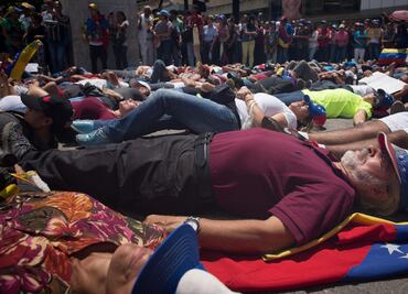 Oposición venezolana evalúa una "huelga nacional" para presionar a Maduro