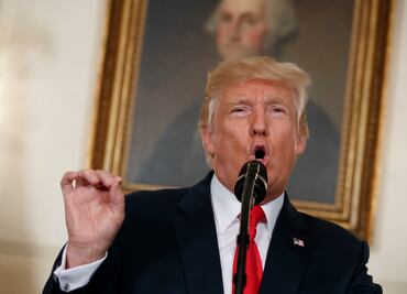 Trump elimina foros de asesores tras dimisión de empresarios por Charlottesville