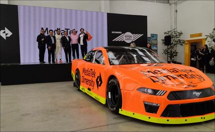 Irwin Vences y Escudería Grupo Top presentaron el auto con el que competirán en Nascar México Series