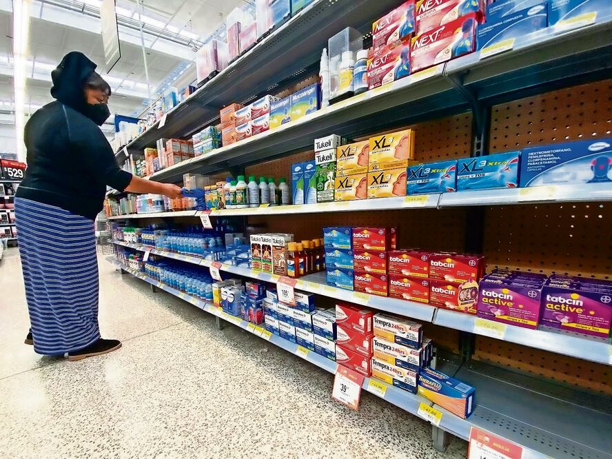 Desabasto de medicamentos antigripales en la Ciudad de México en 2022. Expertos alertan por el acaparamiento en la industria, Foto: Rogelio Morales /Cuartoscuro