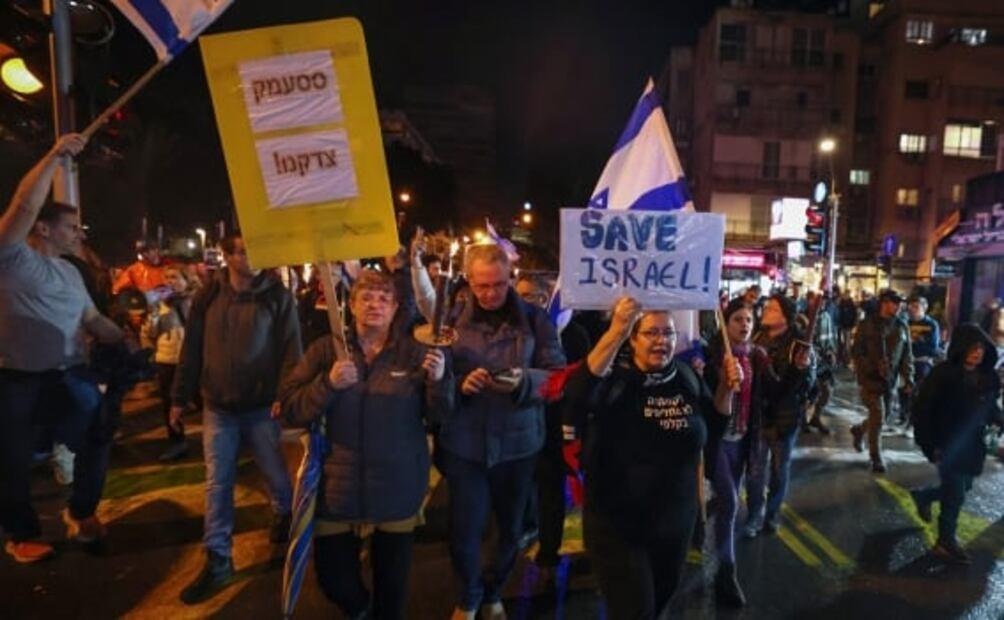 Decenas de miles de israelíes se manifiestan contra el gobierno de Netanyahu