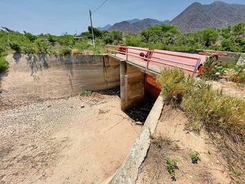 Denuncian deterioro en sistema de riego