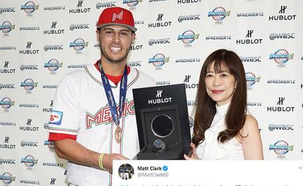 Pelotero mexicano pregunta si puede usar un reloj de lujo y se lo regalan