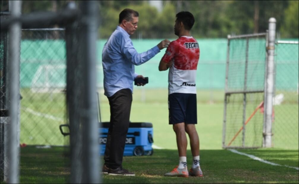 ¿Regaño de Peláez? Así habló con Tena, tras derrota de Chivas vs Tijuana