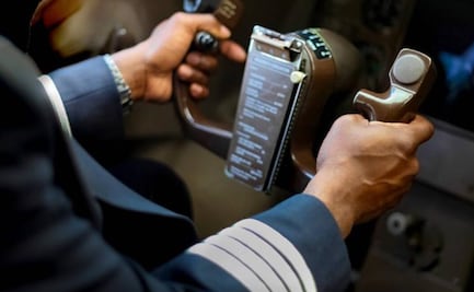 Pilotos se quedaron dormidos en pleno vuelo y se pasaron del destino