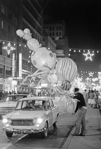Diciembre, la época en que la Alameda se llenaba de tradicionales globeros