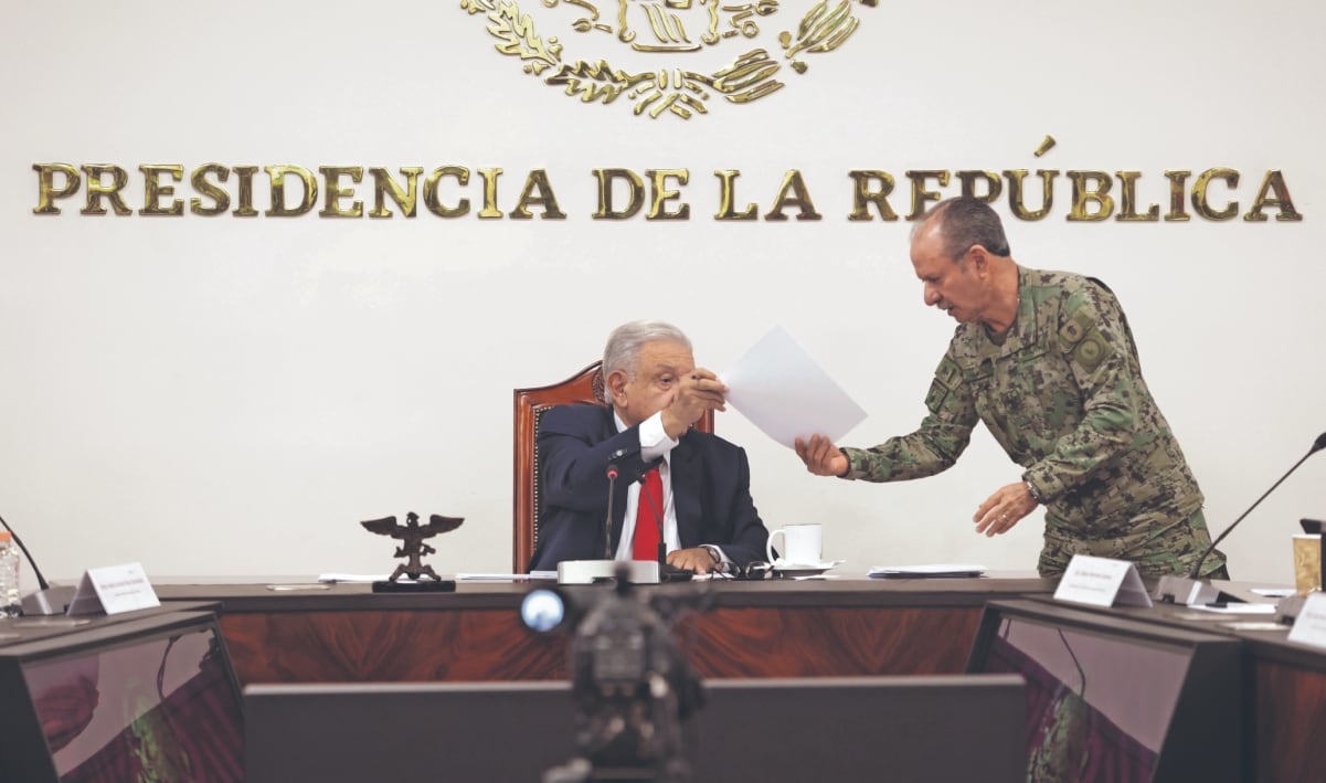 Ojeda no lo hallan, pero sigue cobrando en la Marina; gana 150 mil al mes