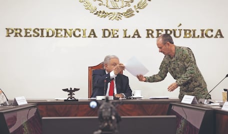 A Ojeda no lo hallan, pero sigue cobrando en la Marina; gana 150 mil al mes