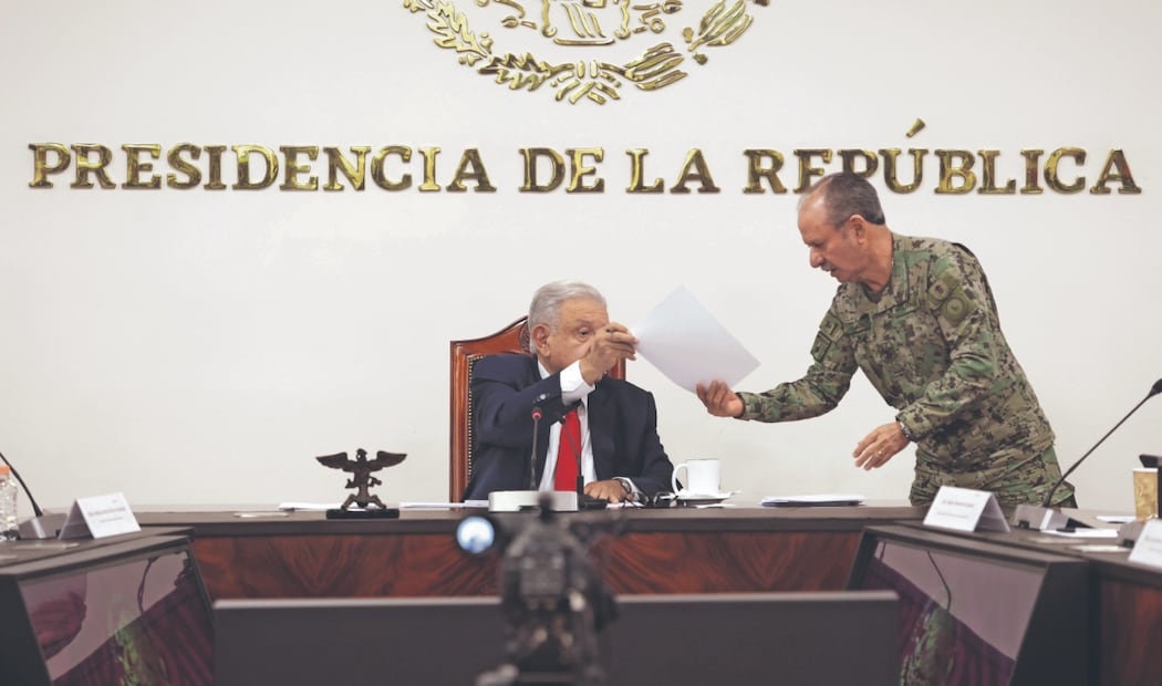 Rafael Ojeda Durán (der.) fue secretario de Marina en el sexenio de Andrés Manuel López Obrador. Foto: Archivo/ EL UNIVERSAL