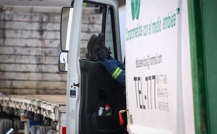  Choferes y automovilistas, sin poder escapar del bloqueo en Ecatepec; "Llevamos un día aquí" 