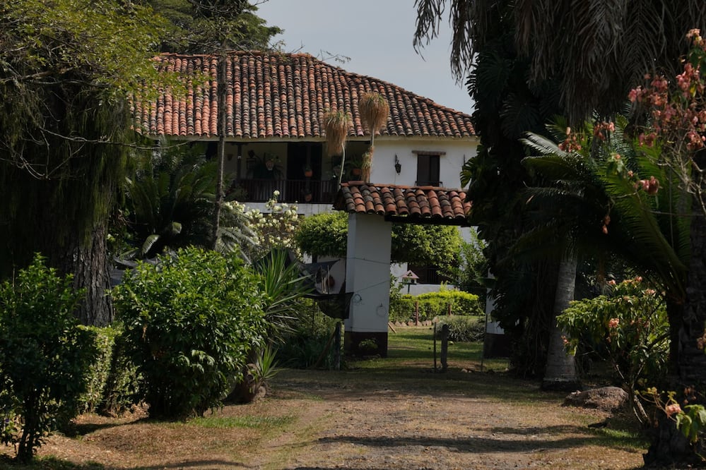 La Bolsa perteneció a mediados de 1640 a la Compañía de Jesús, en el municipio de Villa Rica, Colombia. Después, la hacienda fue vendida a la familia Arboleda, que durante los siglos XVII y XVIII la emplearon para esclavizar a cientos de personas. Foto: Cortesía Ministerio de Cultura de Colombia