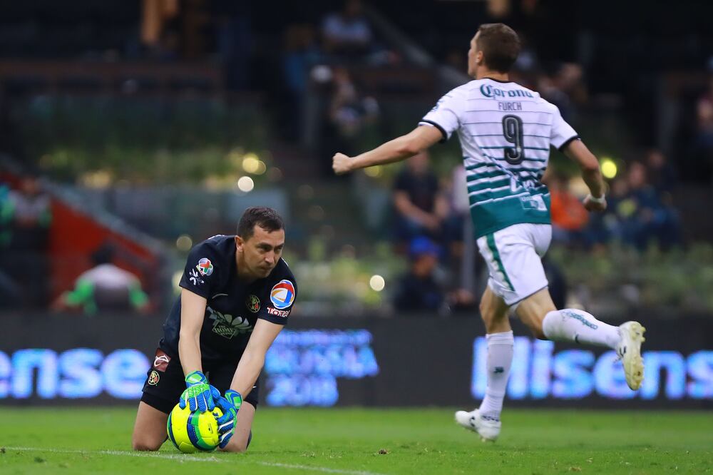 Agustín Marchesín jugó cuatro torneos con Santos. Foto: Imago 7