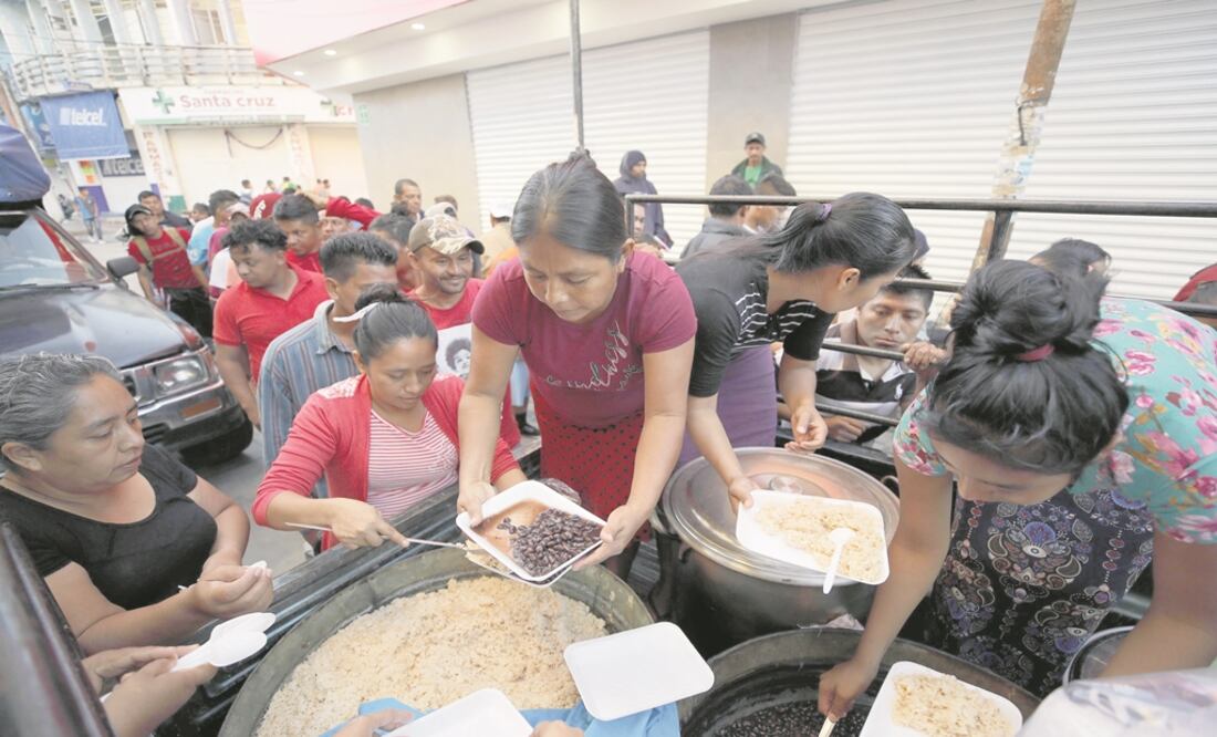 Cerca de 4 mil personas permanecen en el estadio "Jesús Martínez Palillo". Foto: Archivo/ EL UNIVERSAL