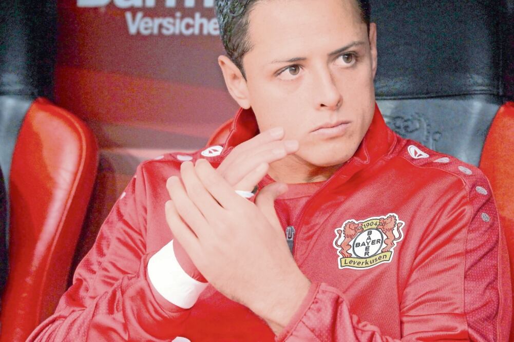 Javier Hernández entró en el ocaso del juego ante Leipzig y nada pudo hacer (XINHUA)