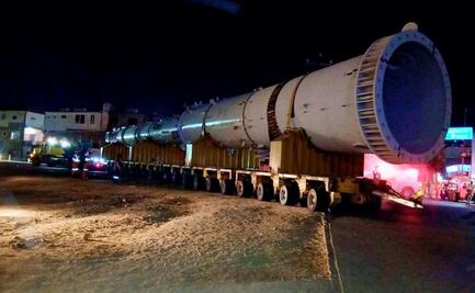 Refinería de Salina Cruz recibe piezas para reactivar planta coquizadora; maniobra provoca cierres a la circulación