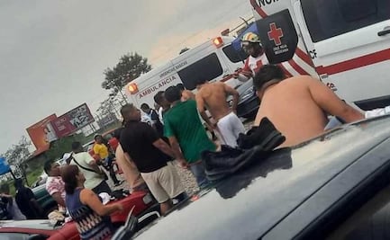 Caída de rayo en cancha de futbol lesiona a jugadores y árbitro en Cuernavaca