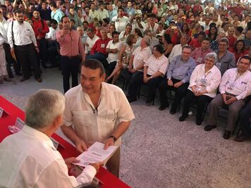 Toma protesta nuevo dirigente del PRI en Tabasco