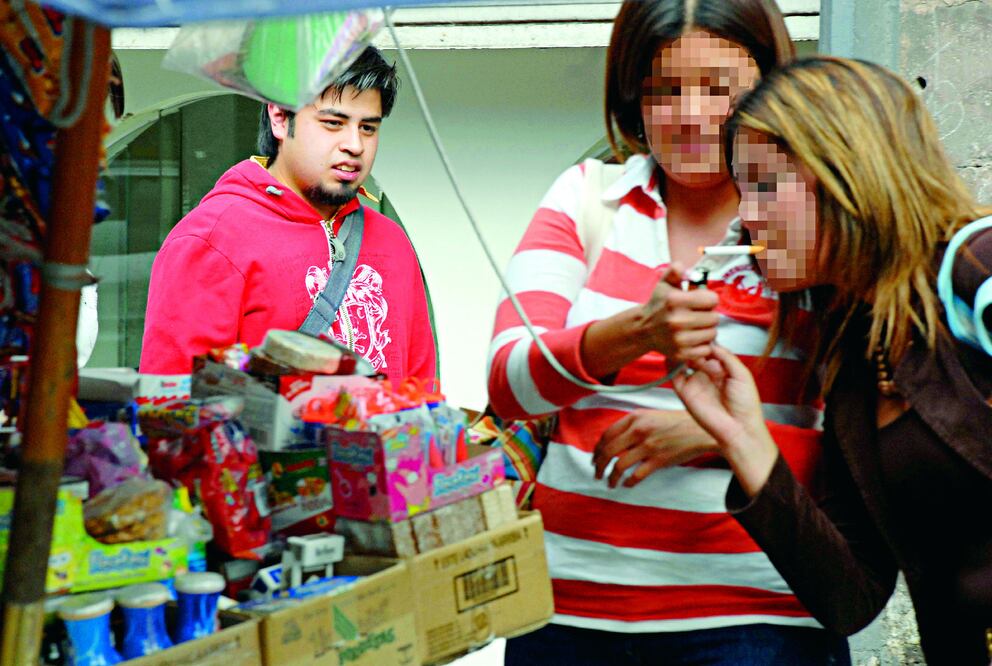Autoridades de la Organización Mundial de la Salud aseguran que uno de cada 10 cigarros que se venden en el planeta proviene del comercio ilegal. En México hay alrededor de 17.7 millones de fumadores (ARCHIVO EL UNIVERSAL)