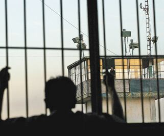 Corrupción y abandono de reos detonan la violencia