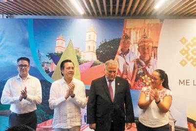 Inauguran exposición de Veracruz en la capital del país
