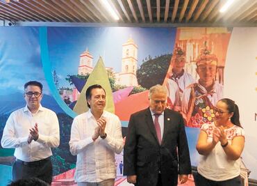 Inauguran exposición de Veracruz en la capital del país
