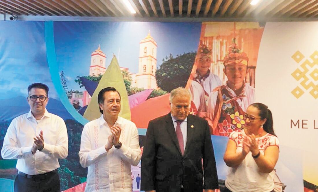 EEl gobernador Cuitláhuac García expresó su gratitud por el apoyo de la Sectur federal para “presumir todo lo que tenemos en Veracruz”. Foto: ANDREA CAMARENA. EL UNIVERSAL