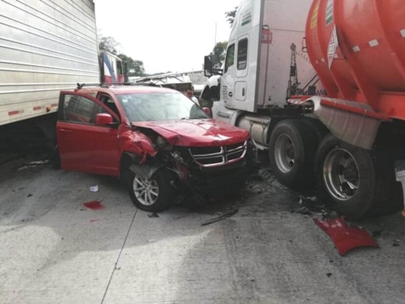 Carambola deja cinco heridos en Veracruz