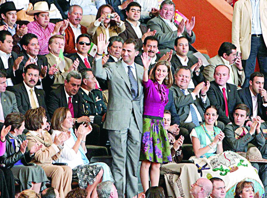 En octubre de 2008, los entonces príncipes de Asturias, Felipe y Letizia, fueron aclamados durante su estancia en un lienzo charro en la última jornada de su visita oficial a México (ARCHIVO EL UNIVERSAL)