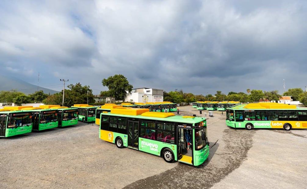 Entrega de 25 nuevas unidades de la  Ruta 160 Remanente Guadalupe-Apodaca. Foto: Gobierno de Nuevo León
