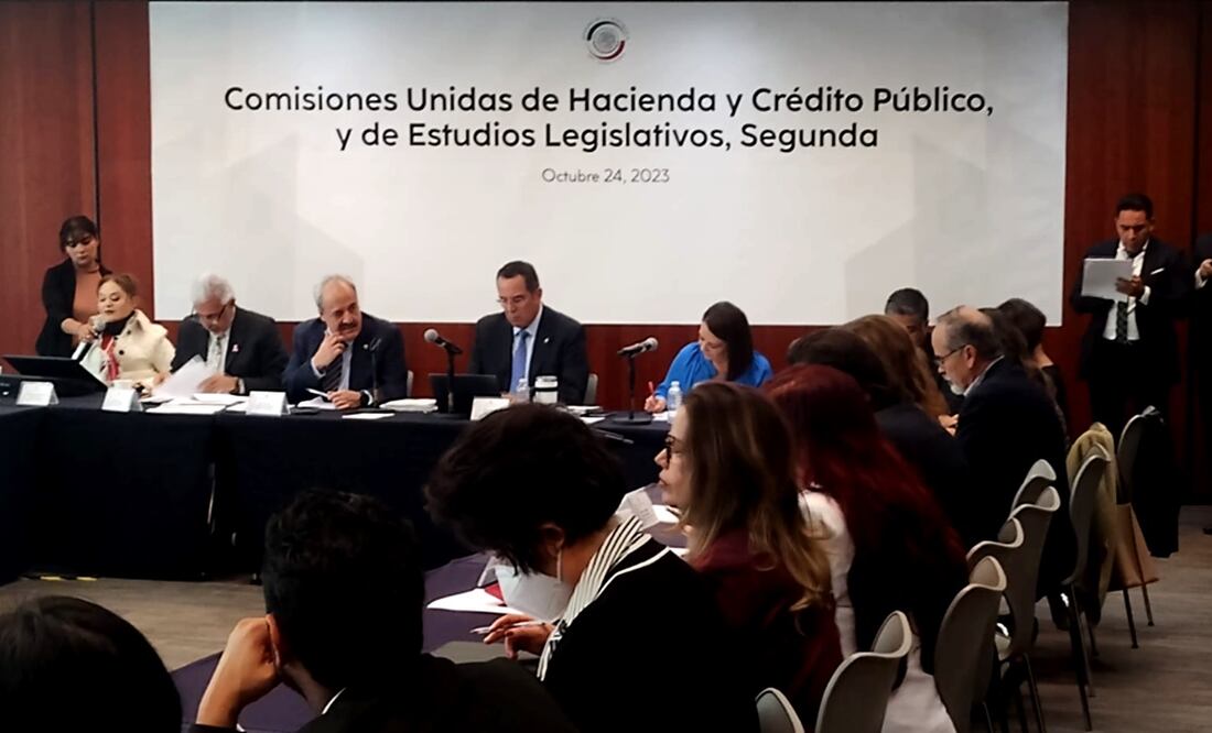Las comisiones de Hacienda y Estudios Legislativos Segunda del Senado, reanudaron su sesión y la mayoría oficialista modificó el orden del día para sólo discutir este martes la minuta con el dictamen que elimina los 13 fideicomisos del Poder Judicial. Foto: especial