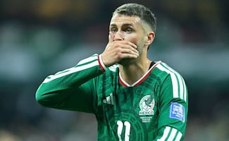 Santiago Giménez: ¿Cuál es la gravedad de su lesión y cuánto tiempo estará fuera de las canchas?