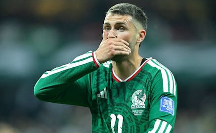 Santiago Giménez: ¿Cuál es la gravedad de su lesión y cuánto tiempo estará fuera de las canchas?