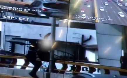 Policías de tránsito evitan suicidio en puente de Mixcoac