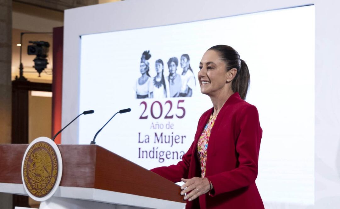 La presidenta Claudia Sheinbaum durante su conferencia matutina desde Palacio Nacional este lunes 27 de octubre de 2025. Foto: Presidencia
