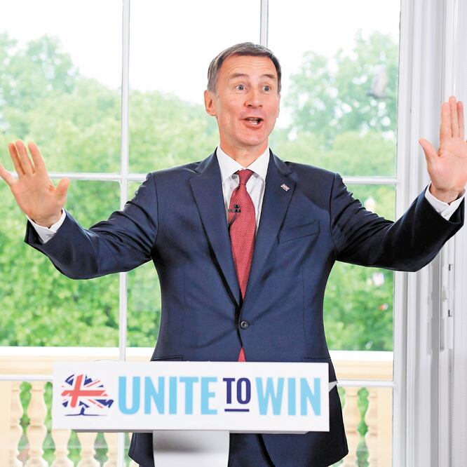Discurso. El canciller británico, Jeremy Hunt, durante un acto de su campaña para ser primer ministro. FACUNDO ARRIZABALAGA