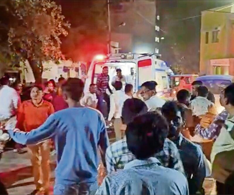 Imagen de un video sobre la caída del puente en Gujarat. Foto: AP