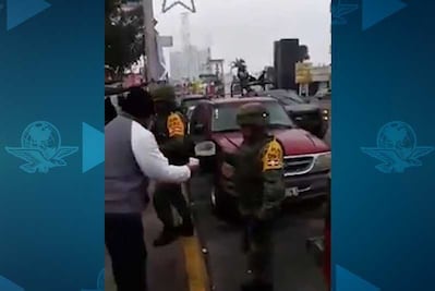 Miembros del Ejército regalan café en hospital de Reynosa