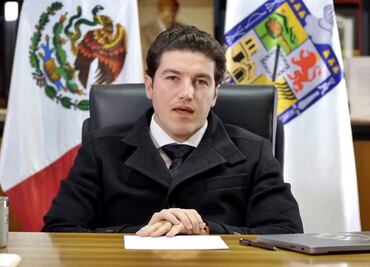 Juez ordena a Samuel García no separarse de su cargo ni salir de Nuevo León