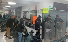 Decomisan casi 7 mil artículos para adultos en negocio del Centro de CDMX