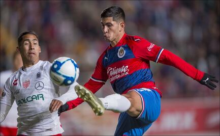 Doping de Víctor Guzmán; no se queda en Chivas