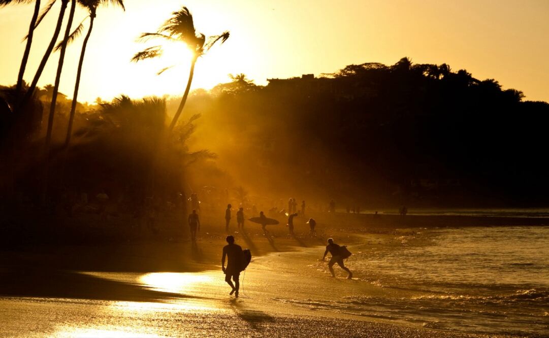 El cielo se convierte en un espectáculo de colores, que va desde el rojo hasta el púrpura. (Foto: Archivo El Universal)